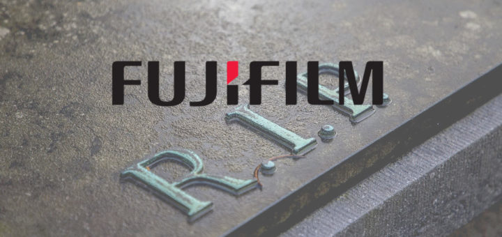Fujifilm Logo auf R.I.P. Schrift
