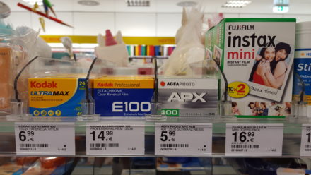 Neu im Sortiment: Drogeriekette führt Kodak E100 ein!
